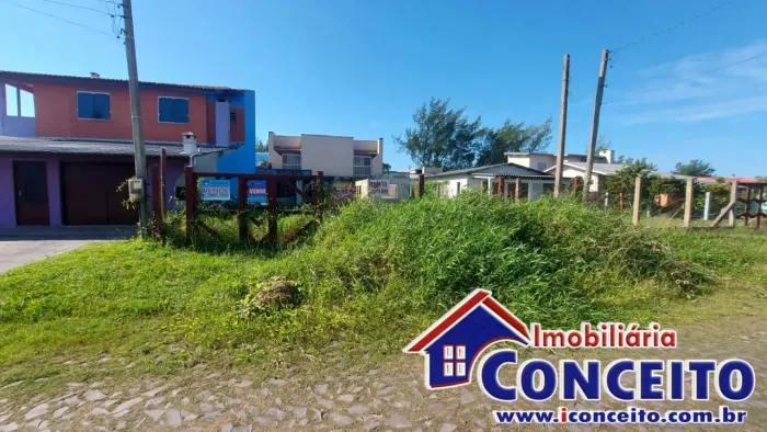 T110 - Excelente terreno de 300m² localizado em Mariluz