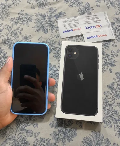 iPhone 11, em bom estado