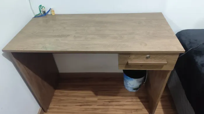 Mesa e cadeira escritório 