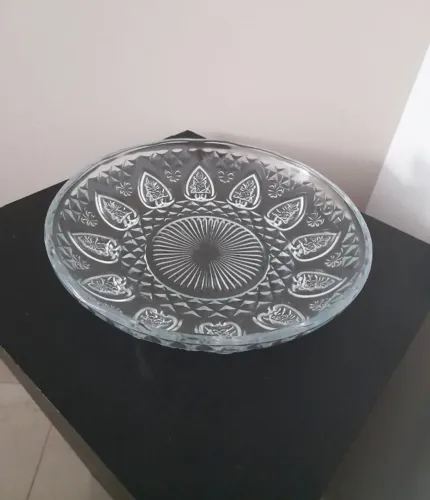 Prato de cristal para servir