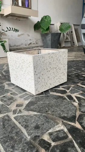 Vazo de Plantas - Feito de Porcelanato- Branco granulado