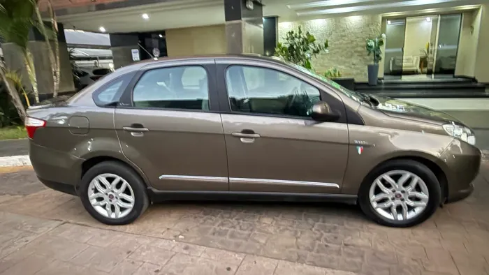 Fiat Grand Siena Essence Dual. 1.6 Flex 16V 2015
