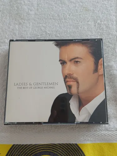 CD duplo do Geroge Michael - The Best Of George Michael