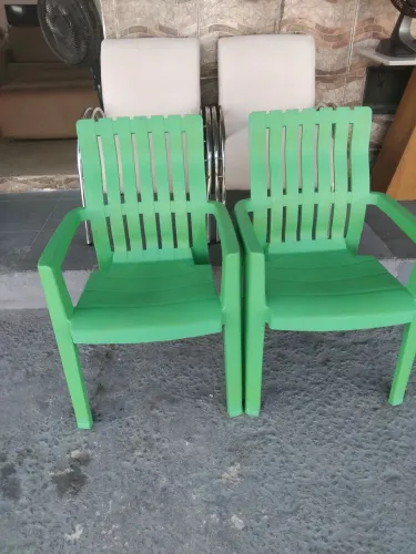 Cadeiras de plástico