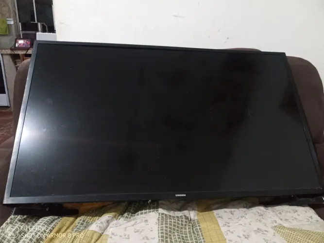 Vende-se Tv com defeito