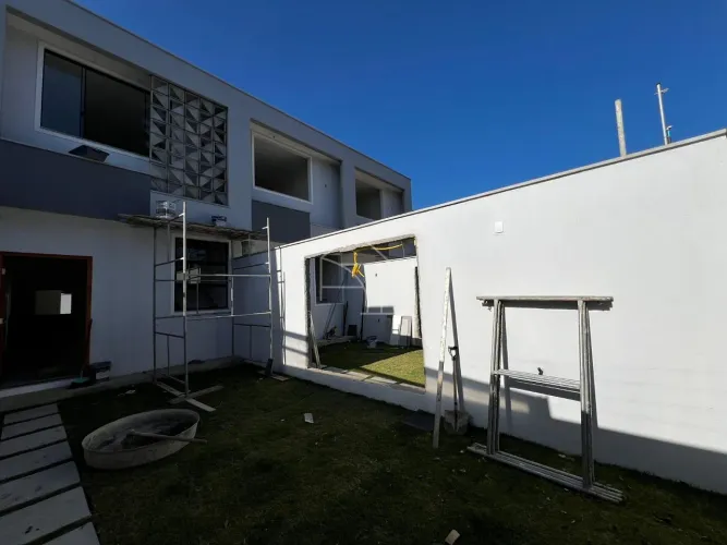 Casas 3 quartos Jardim Atlântico em Jacaraipe duas quadras da Praia