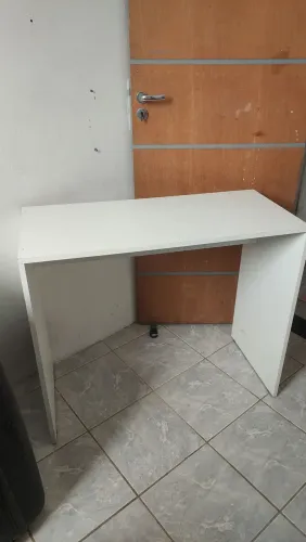 Mesa para computador entrego até 2/10 as 9 horas