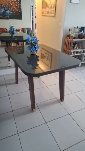 Mesa de jantar 4 cadeiras