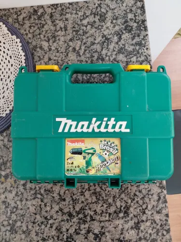 Parafusadeira e furadeira makita