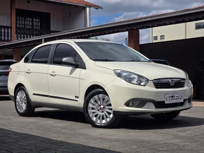 Fiat Siena Essence 1.6 Flex 16V 4P 2014
