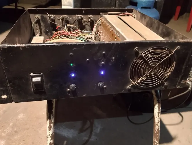 Vendo amplificador feito pelo ezanio