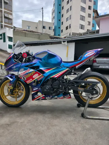 Vende-se Ninja 400 de Pista