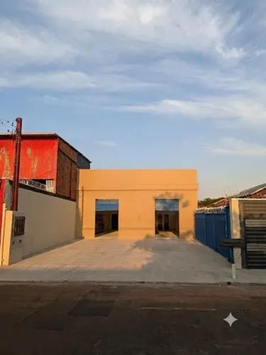 Excelente Salão Comercial com Estacionamento Privativo no Jardim Imá