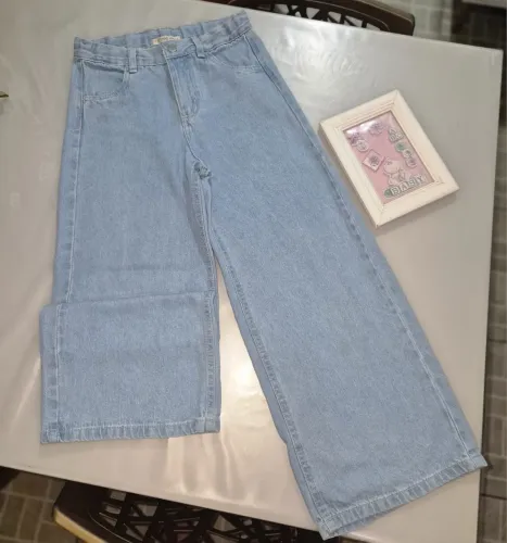Caça jeans infantil seminova Renner!!!