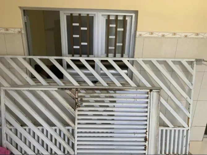 Portão com porta ferro