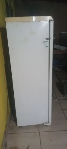 Vende se geladeira Electrolux 350 litros motor original gelando muinto entrego chama chama