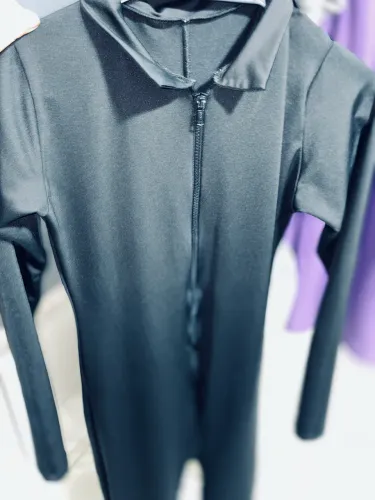 Macacão feminino preto, tamanho G modelo ajustado ao corpo, usado poucas vezes,
