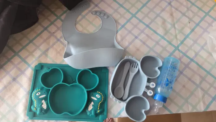 Vendo kit de alimentação para bebês 06 meses