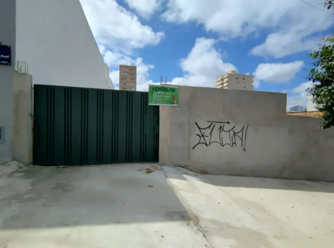 Excelente terreno de 558m² á venda no Centro de Poços de Caldas MG.