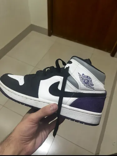 Nike Air Jordan 1 Mid SE Varsity Purple