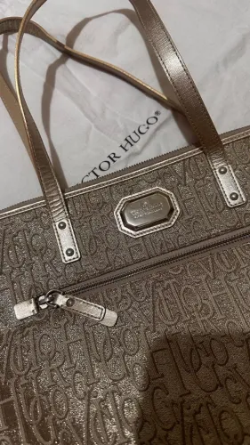 Bolsa Victor Hugo TOTE dourada