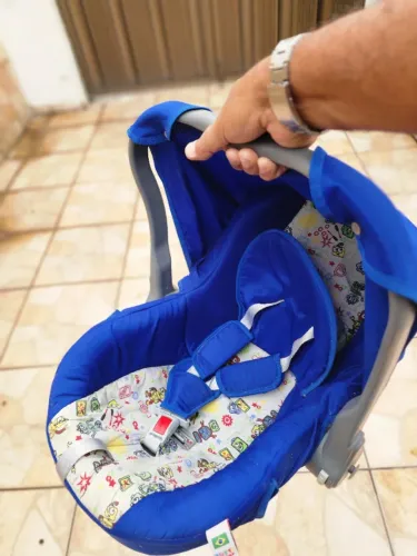 Cadeira Bebê Conforto Nino azul royal - NÃO ENVIO, SOMENTE RETIRANDO.
