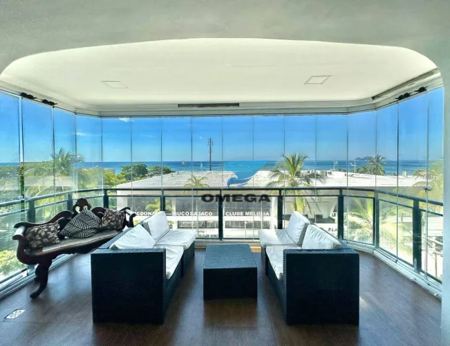 Praia das Pitangueiras, Guarujá, Frente ao mar, 4 dormitórios (1 suíte), Sala para 3 ambie