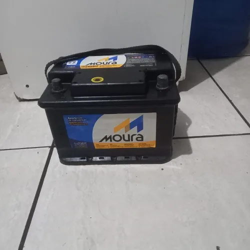 ESTOU VENDENDO UMA BATERIA MOURA 60 AMPERES.