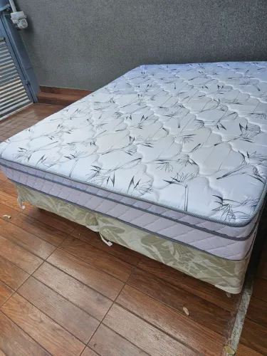 Cama Box Queen