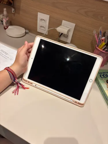iPad original 10.5 inches - acompanha capinha e caneta 