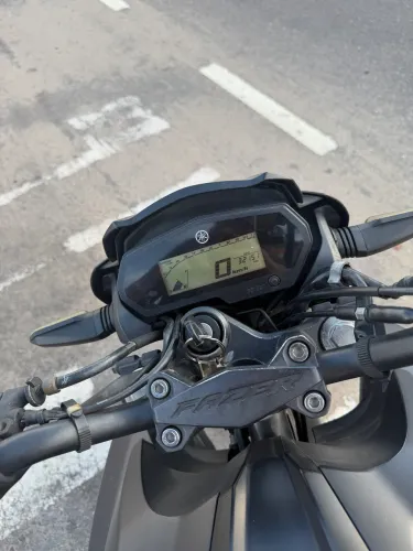 Vendo moto fz25