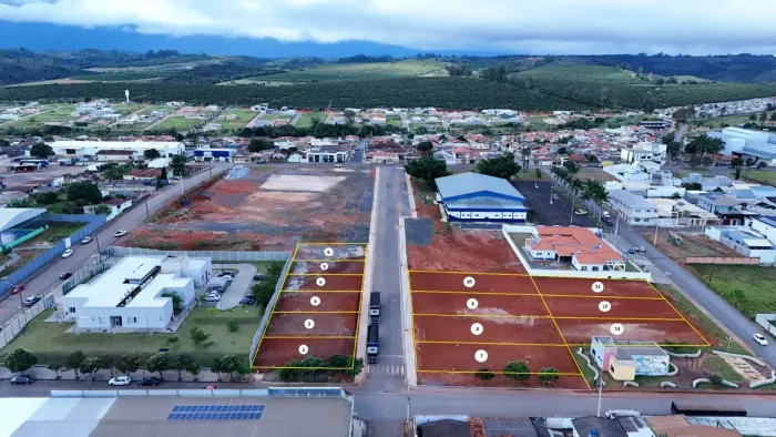 Um lote de terreno com área total de 510,11m²