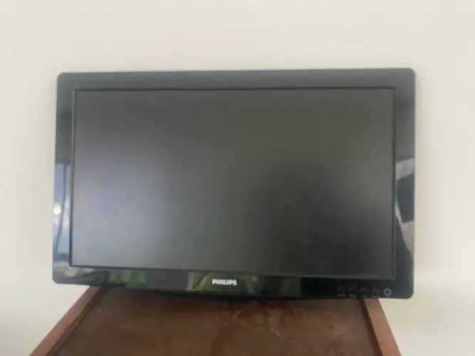 Monitor Philips LCD de 18,5" - não liga