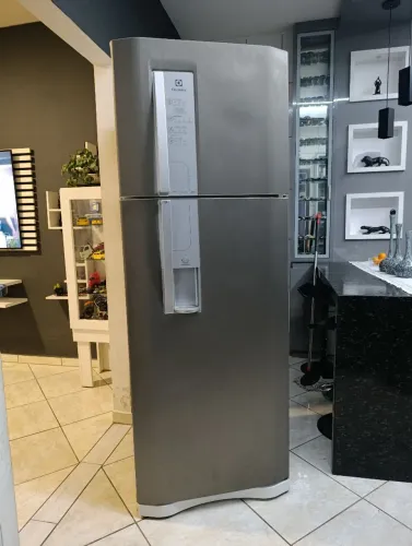 Geladeira Frost Free Electrolux
