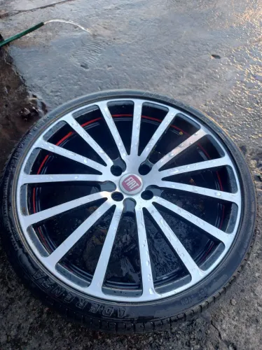 Roda aro 19 com 2 pneus zero aceito cartão ou rodas de ferro na troca