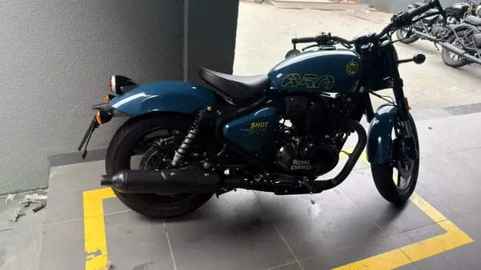 Royal Enfield Shotgun 650 Plasma Blue