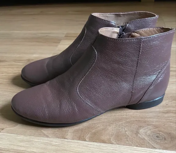 Bota feminina de couro 