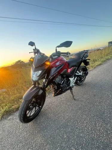 Cb 300 f muito conservada