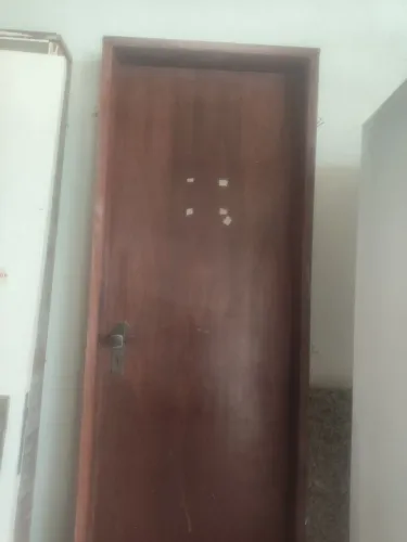 Porta de madeira com portal 2,10 pôr 0,70