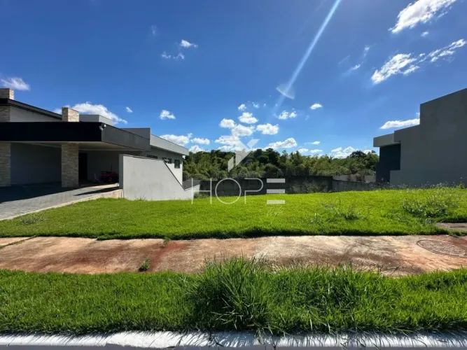 Terreno no Condomínio Aranguá à venda - 262 m² - Parque Tauá  Zona Leste de Londrina/PR