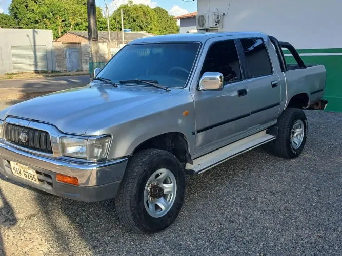 Toyota Hilux CD SR 4X4 3.0 8V 90cv Diesel 2002
