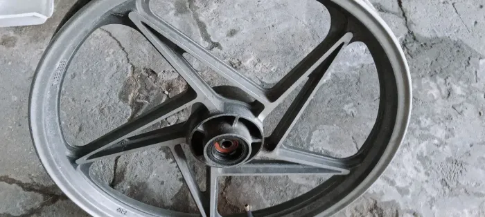 Vendo calha aro 18 pra freio a disco