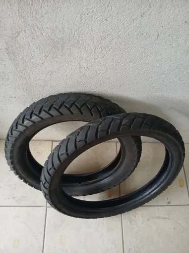 Par pneu moto dianteiro e traseiro 