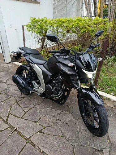 Yamaha FZ25