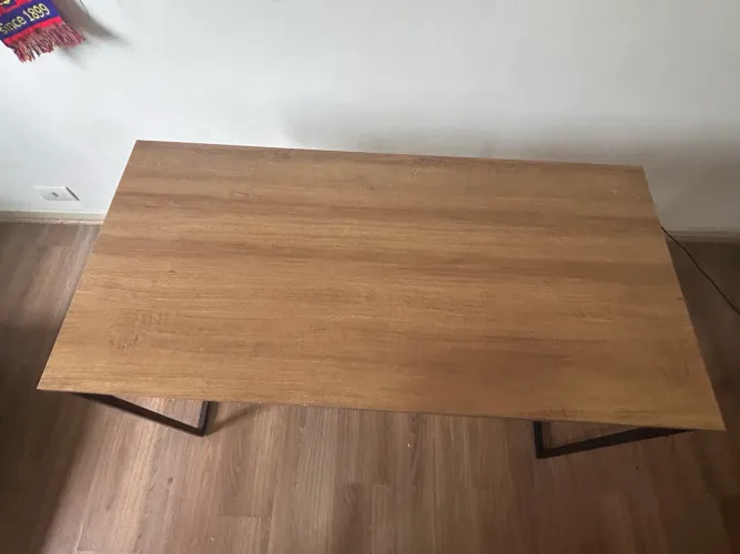 Mesa de escritório/ trabalho 