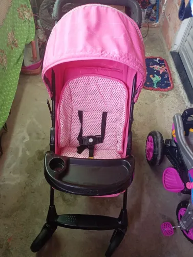 Carrinho de bebê Galzerano semi novo
