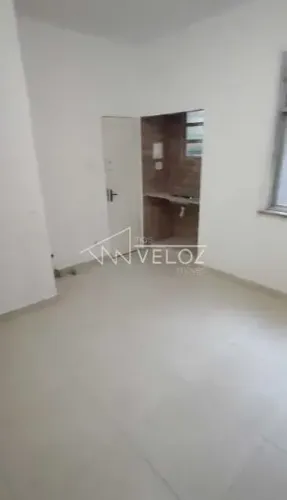 Kitnet/Conjugado - / Residencial / Centro