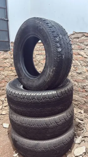 LEIA A DESCRIÇÃO Pneu Hillux - 265/70 R16 Pneu tcross - 205/55 R17