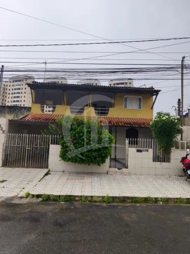 Casa Duplex à Venda no Bairro Ponto Novo