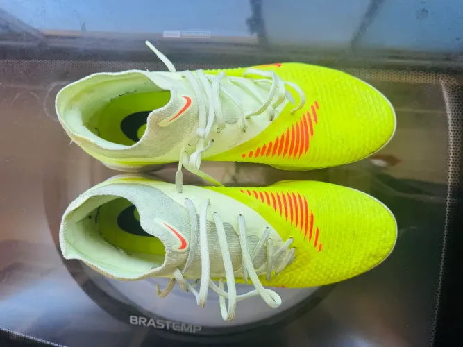 Chuteira Nike Phantom 6 High Academy TF - 42